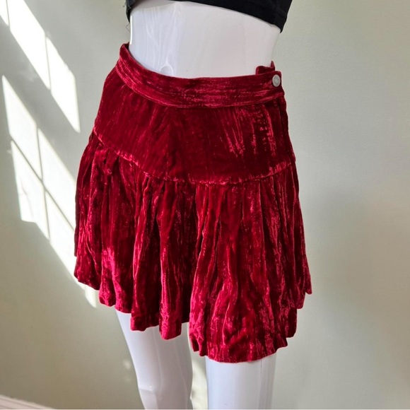 Vintage Georges Marciano for Guess Red Velvet Skirt – Size 28 (Made in USA) - Picture 1 of 6